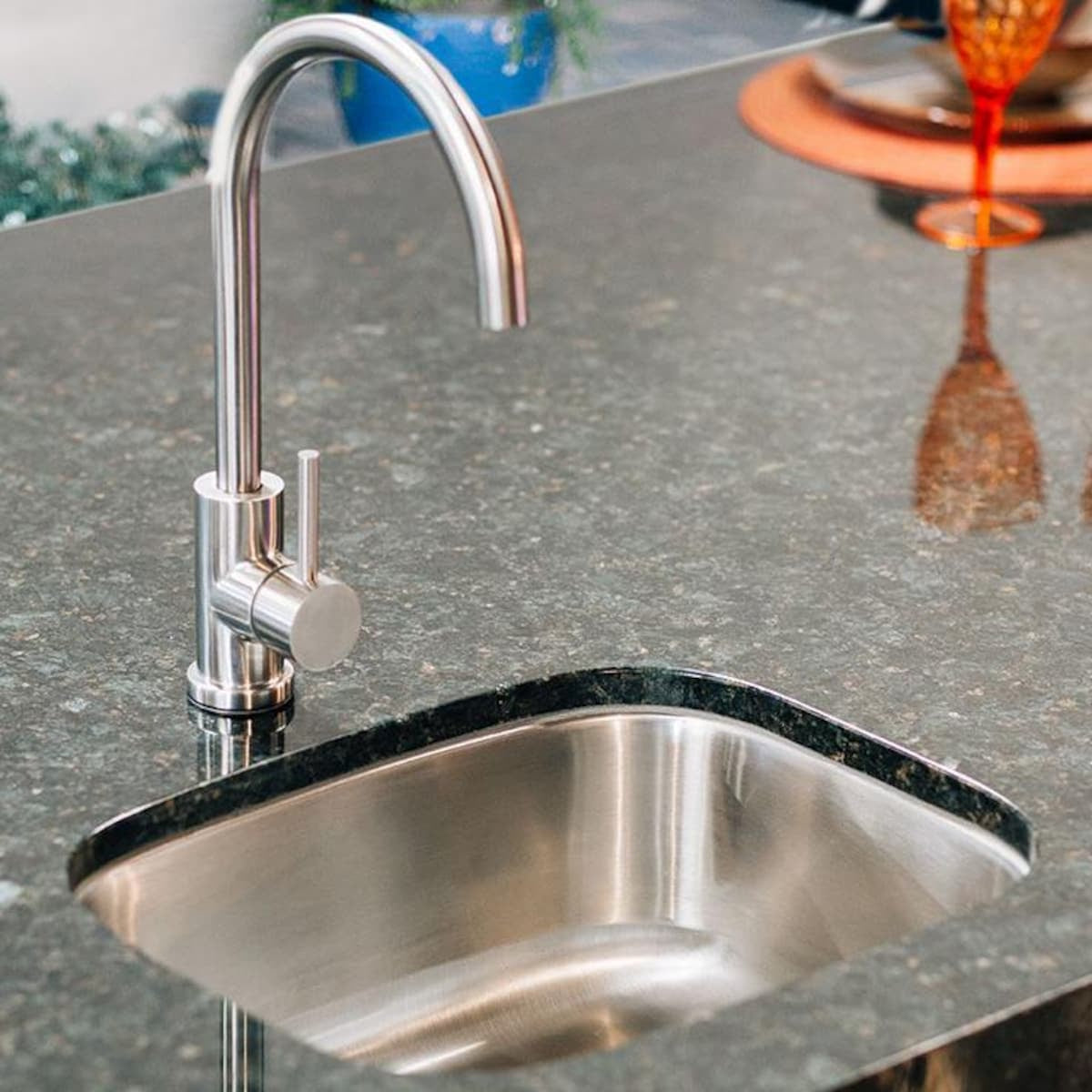 Summerset - 19" x 15" SS Undermount Sink w/ Single Handle Goose Neck Faucet